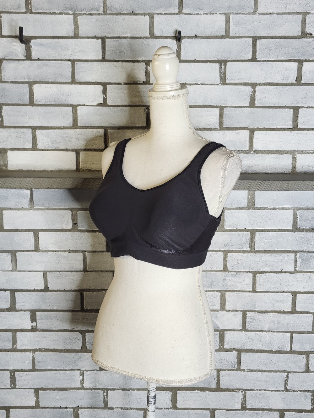 • Bali Comfort Revolution Wireless Shaping Bra Black 3488 B488 Size 2XL